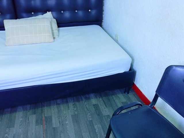 tiny-veronica live cam on BongaCams