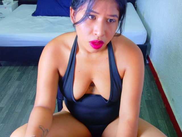 tiny-veronica live cam on BongaCams