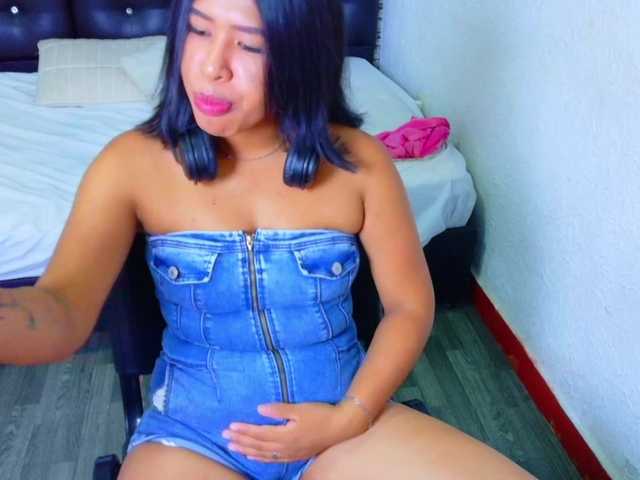 tiny-veronica live cam on BongaCams