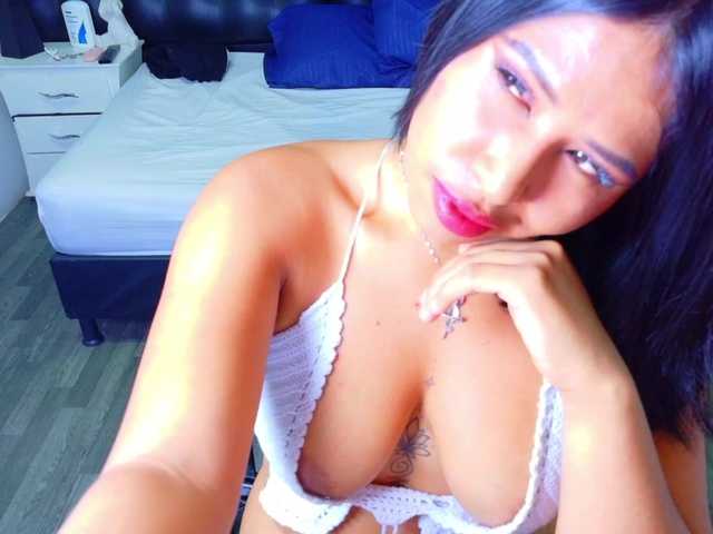 tiny-veronica live cam on BongaCams