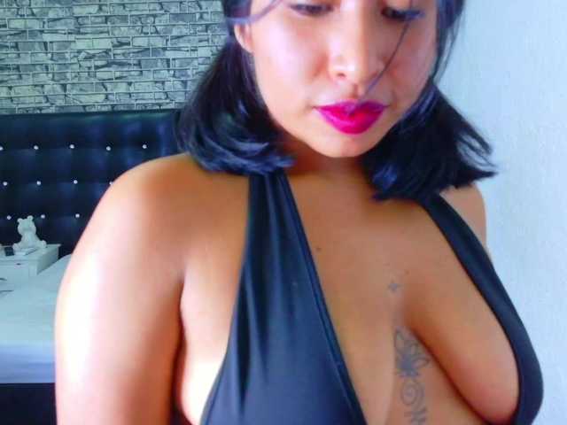 tiny-veronica live cam on BongaCams