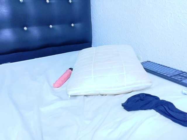 tiny-veronica live cam on BongaCams