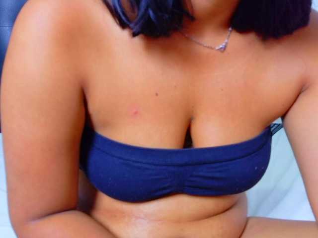 tiny-veronica live cam on BongaCams
