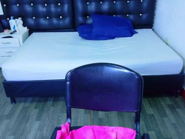 tiny-veronica live cam on BongaCams