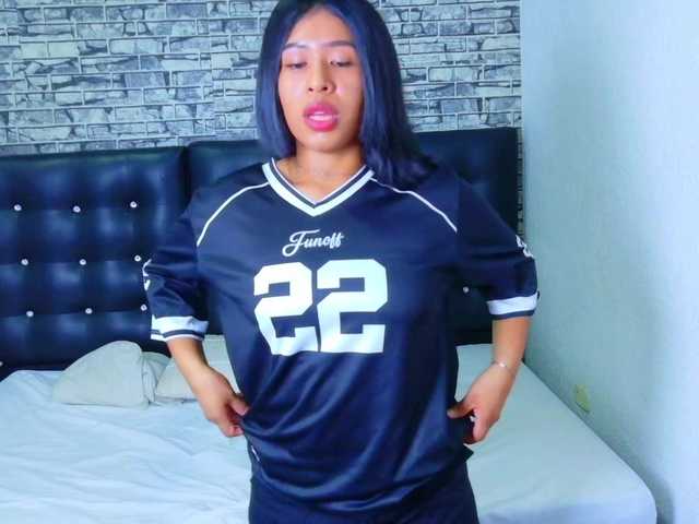 tiny-veronica live cam on BongaCams