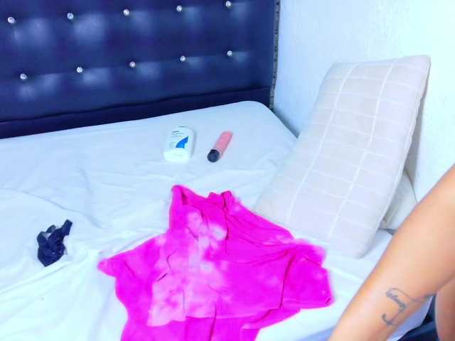 tiny-veronica live cam on BongaCams
