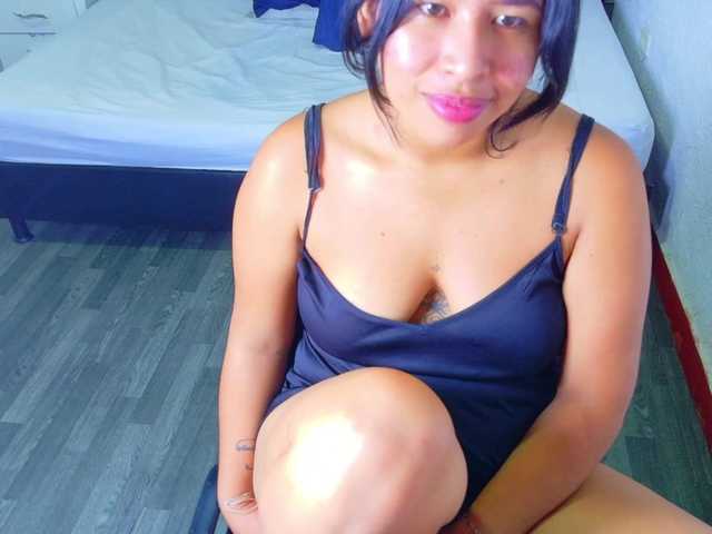 tiny-veronica live cam on BongaCams