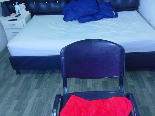 tiny-veronica live cam on BongaCams