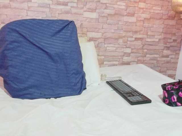 tiny-veronica live cam on BongaCams