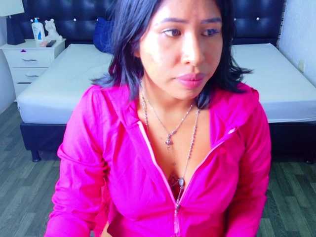 tiny-veronica live cam on BongaCams