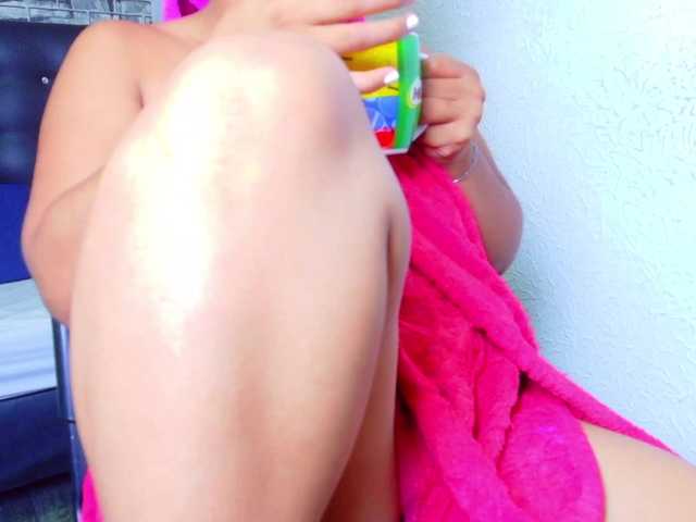 tiny-veronica live webcam show