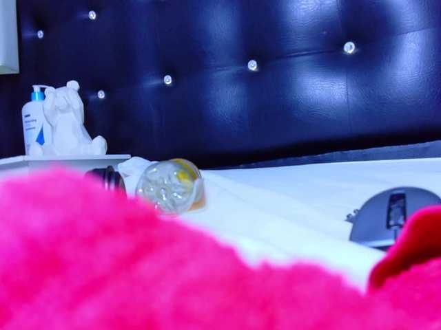 tiny-veronica live cam on BongaCams