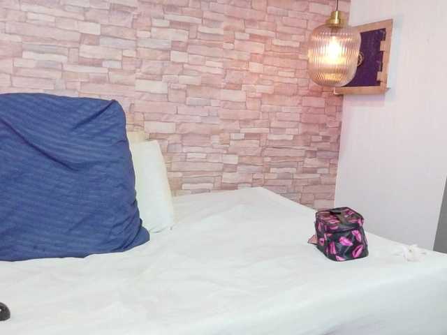 tiny-veronica live cam on BongaCams