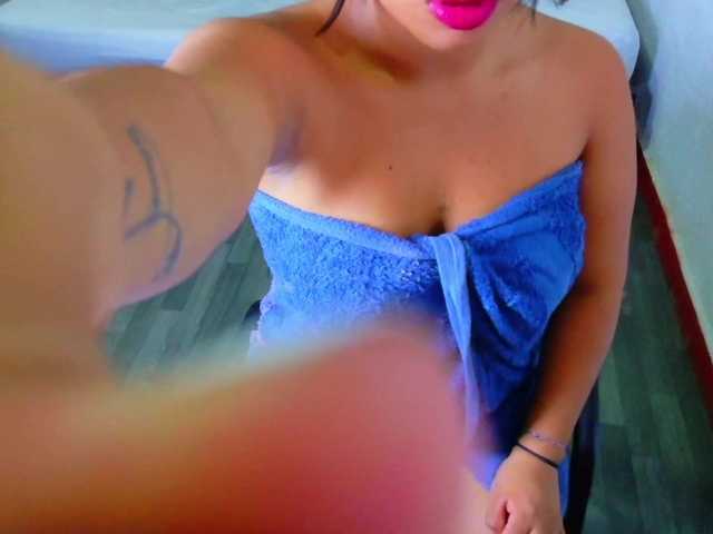 tiny-veronica live cam on BongaCams