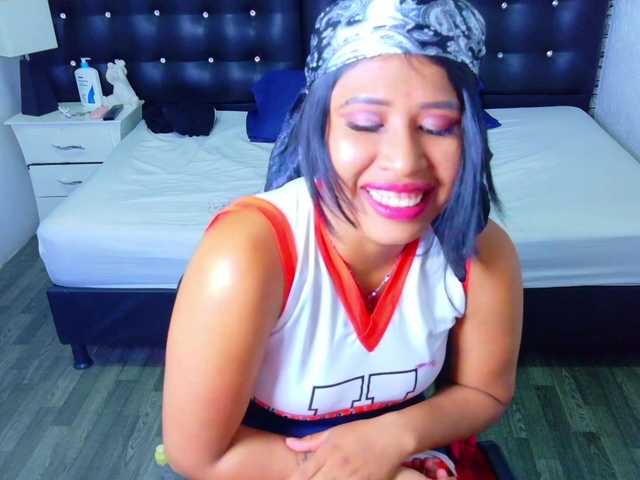 tiny-veronica live cam on BongaCams