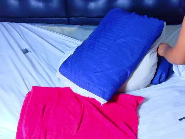 tiny-veronica live cam on BongaCams