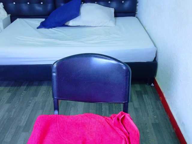 tiny-veronica live cam on BongaCams
