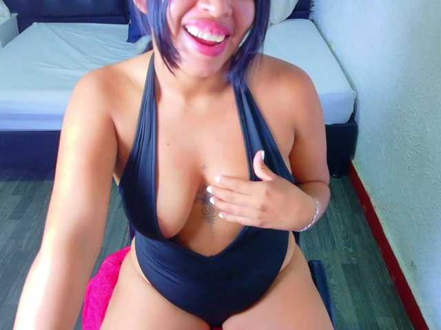 tiny-veronica live webcam show
