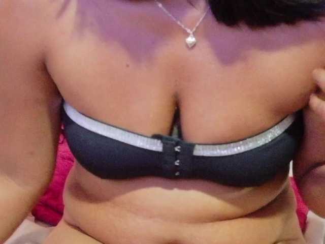 tiny-veronica live cam on BongaCams