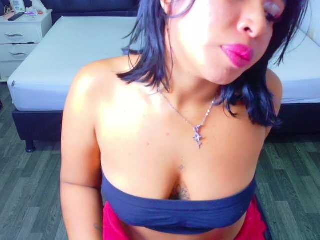 tiny-veronica live cam on BongaCams