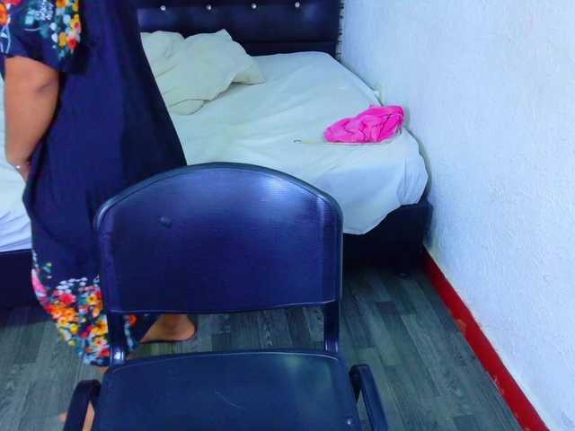 tiny-veronica live cam on BongaCams