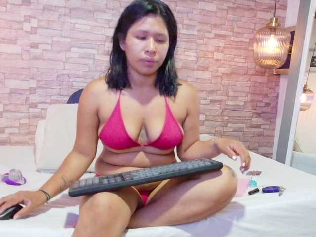 tiny-veronica live cam on BongaCams