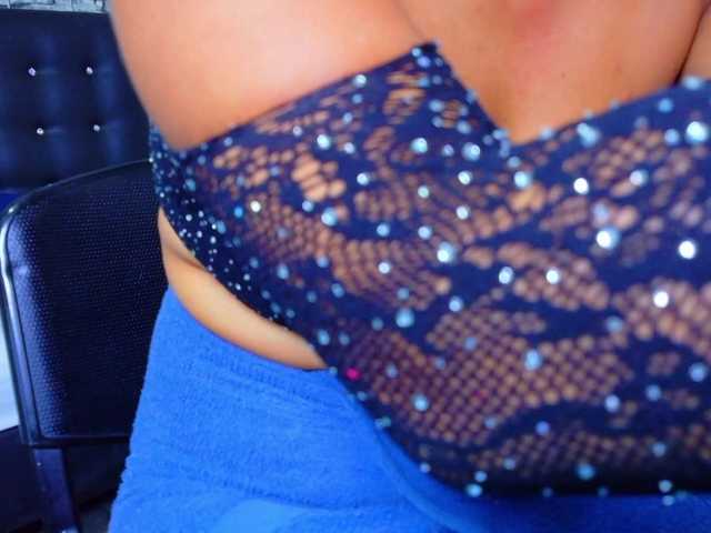 tiny-veronica live cam on BongaCams