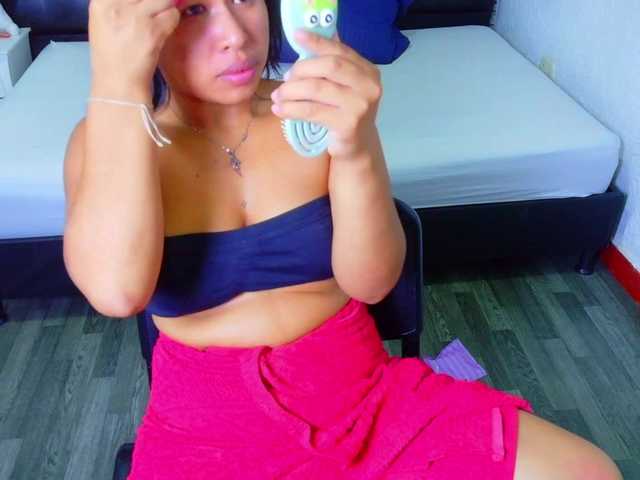 tiny-veronica live cam on BongaCams