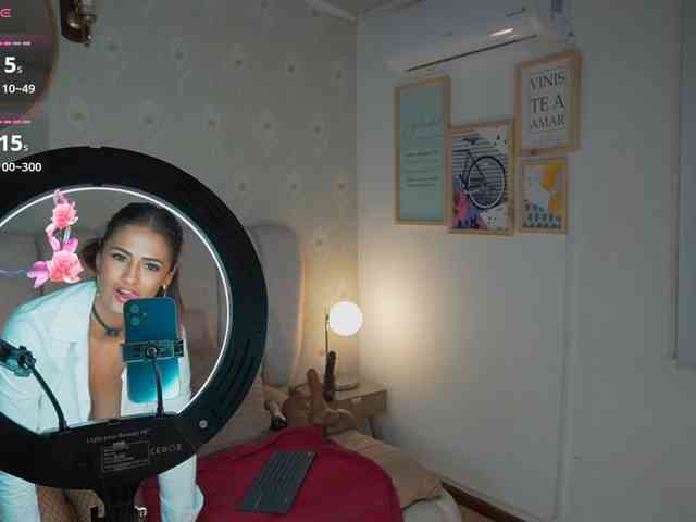 SofiaReyes1 webcam