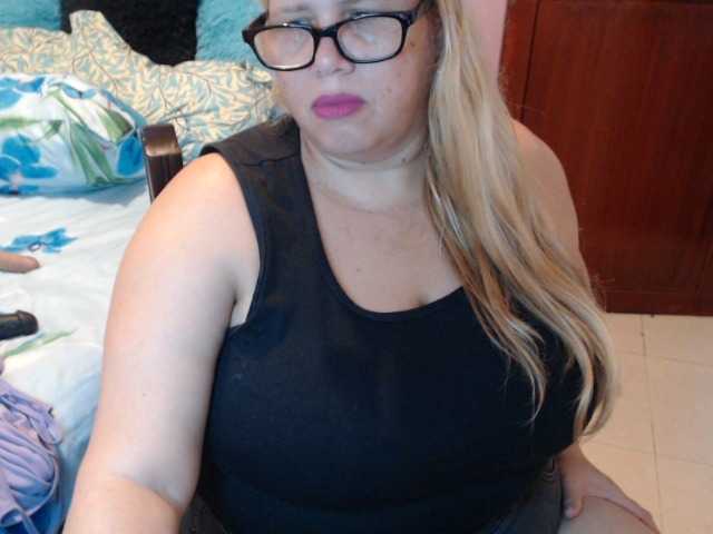 ElizabethTaylor8 live cam on BongaCams