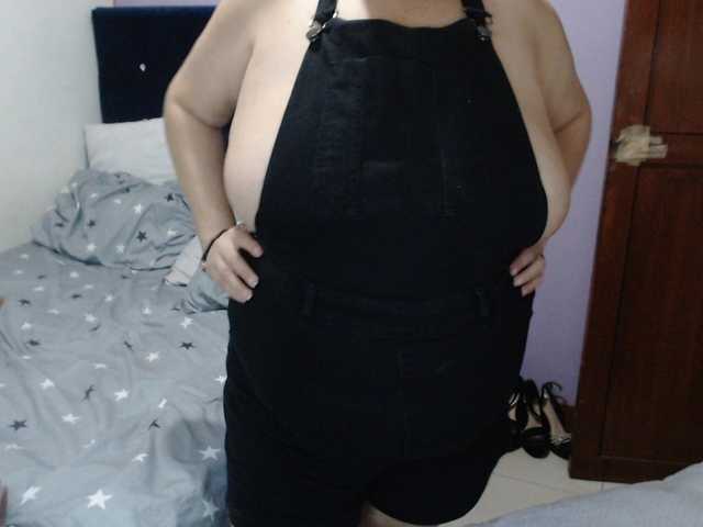 ElizabethTaylor8 live cam on BongaCams