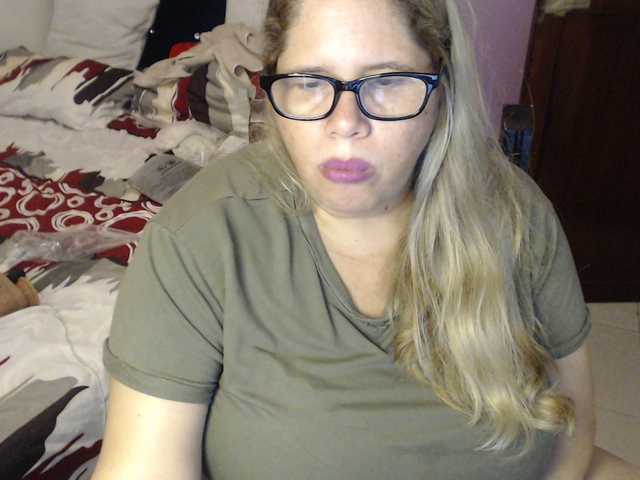 ElizabethTaylor8's BongaCams show and profile