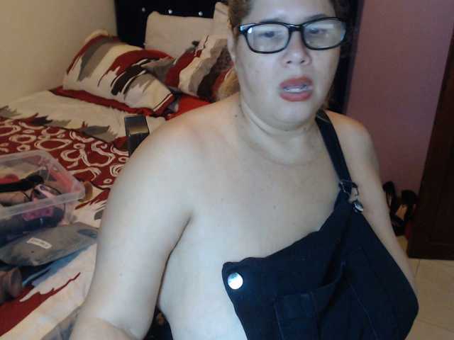 ElizabethTaylor8's BongaCams show and profile