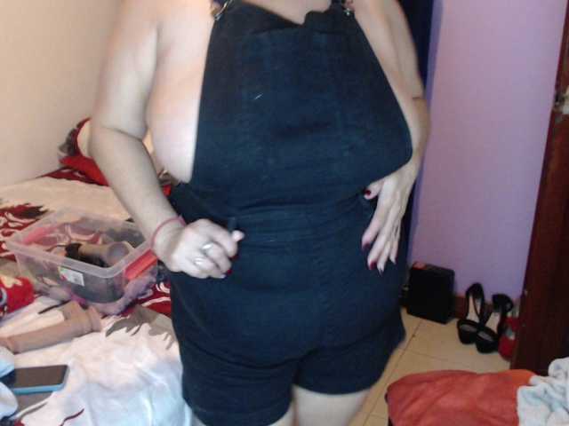 ElizabethTaylor8's BongaCams show and profile