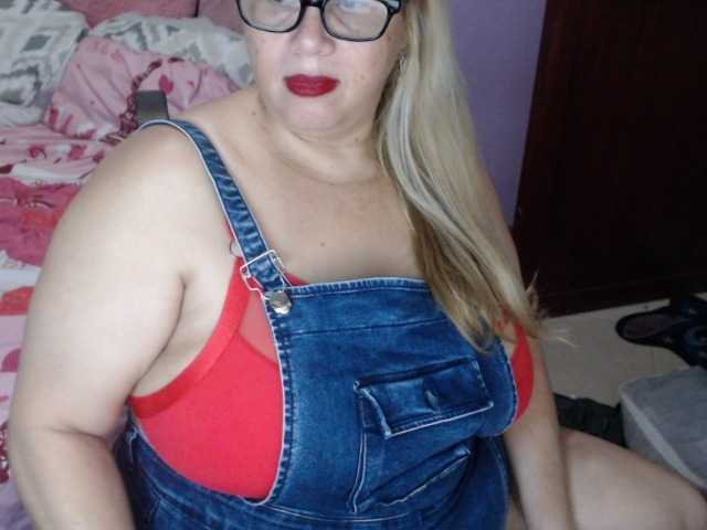 ElizabethTaylor8 live cam on BongaCams