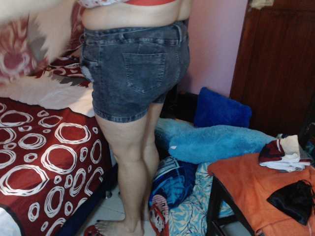 ElizabethTaylor8 Live Cam on BongaCams