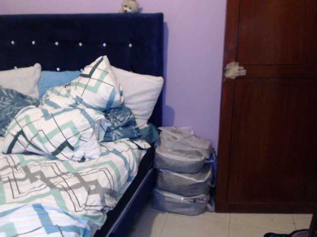 ElizabethTaylor8 live cam preview
