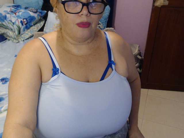ElizabethTaylor8 live cam preview