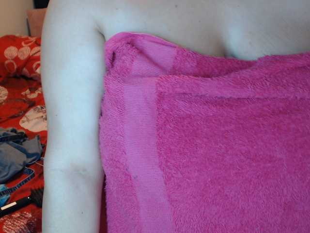ElizabethTaylor8 live cam on BongaCams