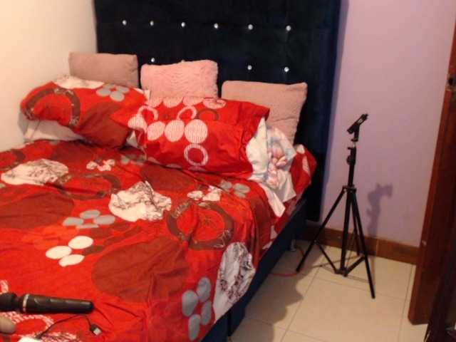 ElizabethTaylor8 live cam preview