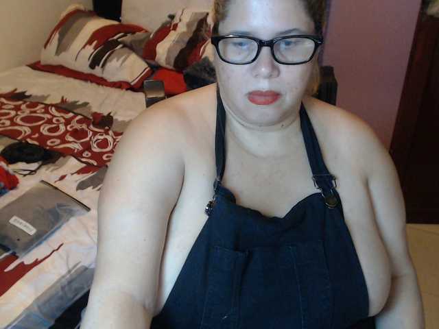 ElizabethTaylor8's BongaCams show and profile