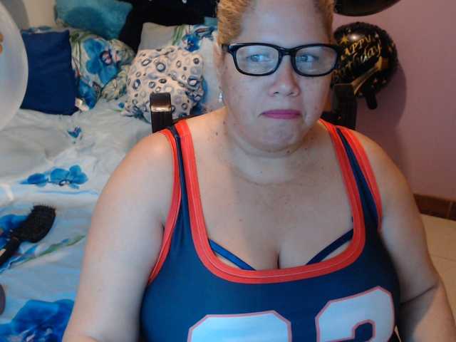 ElizabethTaylor8 live cam on BongaCams