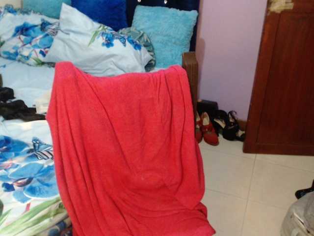 ElizabethTaylor8 live cam on BongaCams