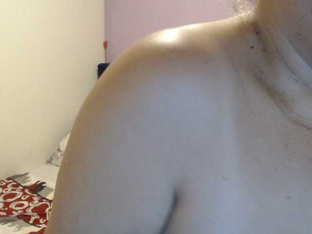 ElizabethTaylor8 live cam on BongaCams