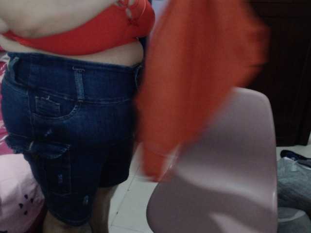 ElizabethTaylor8 live cam on BongaCams
