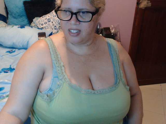 ElizabethTaylor8 live cam preview