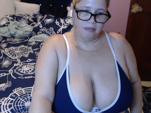 ElizabethTaylor8 live cam preview