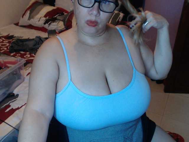 ElizabethTaylor8's BongaCams show and profile