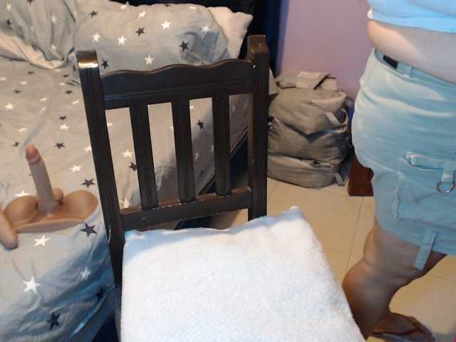 ElizabethTaylor8 live cam on BongaCams