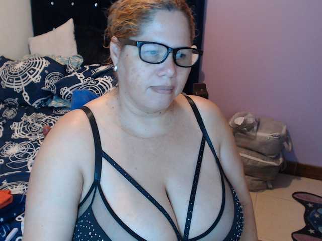 ElizabethTaylor8 live cam preview